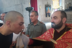 Տղաները մեկնում են ծառայության