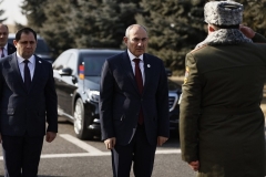 Պաշտպանության ծախսերը կրճատվում են, ծրագրերը՝ տապալվում