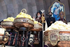 Հայ առաքելական եկեղեցին այսօր նշում է Աստվածածնի վերափոխման տոնը՝ Խաղողօրհնեքը