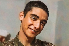 «Հովհաննեսի մարմինը գտել էին իր հրամանատարի՝ ՀՀ ազգային հերոս Թաթուլ Ղազարյանի մարմնից մի քանի մետր այն կողմ. նրանք սեփական կյանքի գնով պահել էին Լաչինի միջանցքը». Արամ Գևորգյան