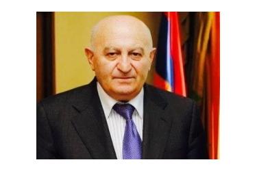 Առաջին իսկ հնարավորության դեպքում կայցելեմ ու կխոնարհվեմ մեծ հայրենակցիս՝ Մաքսիմ Հակոբյանի շիրիմին. Մհեր Եղիազարյան