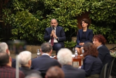 Փաշինյանը մանրանասներ է ներկայացրել Մակրոնի հետ հանդիպումից և Պուտինի հետ հեռախոսազրույցից