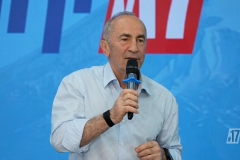 Մենք կարող ենք ունենալ Ադրբեջանին զսպող ժամանակակից մարտունակ բանակ․ Ռոբերտ Քոչարյան