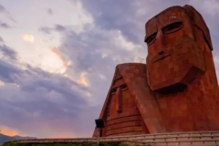 Օկուպացված Արցախի՝ «Մենք ենք մեր սարերը» հուշարձանը վանդալիզմի է ենթարկվել․ ահազանգ