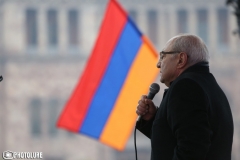 Հանրապետության նախագահն էլ կանգնեց բանակի կողքին, ժամանակն է, որ մնացած բոլոր կառույցները հայտնեն իրենց կարծիքը. Վազգեն Մանուկյան