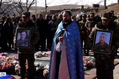 Պատերազմից 5 տարի անց մասունքները հասան մեզ. 2 եղբայրների հուղարկավորությունը՝ Սիսիանի պանթեոնում (տեսանյութ)