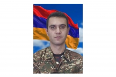 Այսօր Արցախյան 3-րդ պատերազմի նահատակ Արթուր Առաքելյանի ծննդյան օրն է