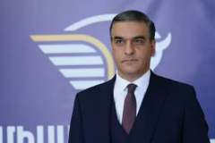Երկու 18 տարեկան դպրոցականներից հարգանք են պահանջում նրանք, ովքեր եկեղեցում հարգանք չեն դրսևորել տասնյակ հավատացյալների նկատմամբ․ Արման Թաթոյան