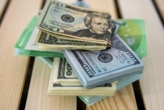 Դոլարի փոխարժեքը նվազեց 485 դրամից. Եվրոն նույնպես էժանացել է
