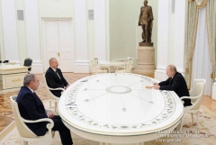 Պուտինը Փաշինյանի և Ալիևի հետ հեռախոսազրույցներում քննարկել է ԼՂ-ում ստեղծված իրավիճակը