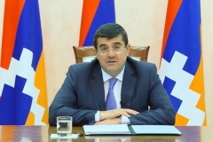 Դիմում ենք Եռակողմ հայտարարության կողմերին և հատկապես ՌԴ-ին՝ քննարկումներ սկսել Արցախի շրջափակման վերացման, ադրբեջանական անցակետի տեղադրման կանխարգելման և անվտանգության երաշխիքների ապահովման շուրջ