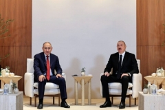 Փաշինյանն ու Ալիևը հեռախոսազրույց են ունեցել․ քննարկվել է TRIPP երթուղու նախագծի իրականացումը