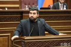 Առաջարկում եմ պարզել, թե ինչպես են Վահե Հակոբյանի, Ռոբերտ Քոչարյանի ընտանիքի անդամները, Սերժ Սարգսյանի փեսան ու «Ջազվե»-ի մատուցողները ԶՊՄԿ-ում փայատեր դարձել. Վահագն Ալեքսանյան