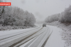 Տաթև-Շինուհայր ճանապարհին ձյուն է տեղում. երթևեկել բացառապես ձմեռային անվադողերով