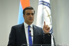 Պետք է ոչ թե լեգիտիմացնել ադրբեջանցիների ներկայությունն ու արարքները, այլ աշխատանքներ տանել նրանց հեռացնելու ուղղությամբ․ Արման Թաթոյան