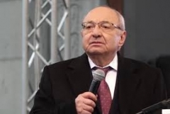 ՈՒՂԻՂ. Վազգեն Մանուկյանը հանդիպում է ՀՅԴ-ական երիտասարդների հետ