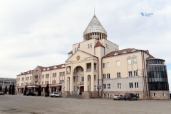 ԱՀ ԱԺ պատգամավորները Միքայել Արզումանյանի նկատմամբ կիրառված խափանման միջոցը վերանայելու միջնորդություն են ներկայացրել