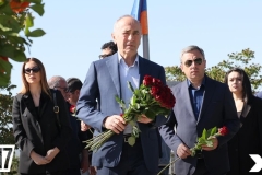 Ռոբերտ Քոչարյանը թիմակիցների հետ Եռաբլուրում հարգանքի տուրք մատուցեց նահատակների հիշատակին