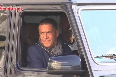 ՏԵՍԱՆՅՈՒԹ. Ինչպես դիմավորեցին «Տաքսի» ֆիլմի հայտնի դերասանին. նա օդանավակայանում Ազնավուր երգեց 