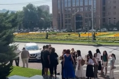 Սեպտեմբերի 1-ից գործադուլ և դասադուլ կլինի. Պուշկինի դպրոցի անձնակազմի բողոքի ակցիան