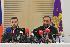 Կաթողիկոսը ոչ մի հնարավորություն չունի հեռանալու. Արշակ արքեպիսկոպոս Խաչատրյան