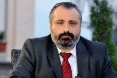 Խուճապի մատնվելու կարիք չկա, ամեն ինչ գտնվում է մեր զինված ուժերի վերահսկողության ներքո․ Դավիթ Բաբայան