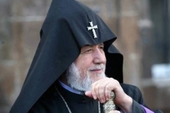 Աղոթում ենք, որ Տերը Սուրբ Հոգու սփոփանքը պարգևի պատերազմի ծանր կորուստների միջով անցած մեր մայրերին. Ամենայն Հայոց կաթողիկոս Գարեգին Երկրորդի շնորհավորական ուղերձը