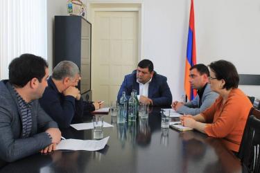 ՊԼԱՍՏԻԿ ԹԱՓՈՆՆԵՐԻՑ ՇԻՆԱՐԱՐԱԿԱՆ ՆՅՈՒԹԵՐԻ ՍՏԱՑՈՒՄ