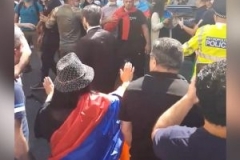 ՏԵՍԱՆՅՈՒԹ․ Մեծ Բրիտանիայում ադրբեջանցիները գրոհել են ՀՀ դեսպանատան վրա․ հայ համայնքը դիմակայում է