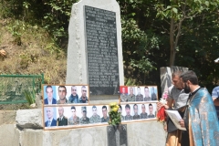 «Մամ, բա մեր պապան ե՞րբ է գալու», -ասում է զոհվածի երեքամյա որդին՝ Տաշտունում հուշաքարը բացելու արարողության ժամանակ