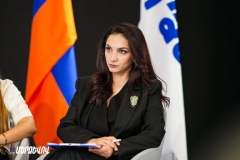 Արցախցիների՝ Արցախ վերադարձը որեւէ համեմատական չունի ադրբեջանցիներին Հայաստան տեղափոխելու հետ. Արեգա Հովսեփյան