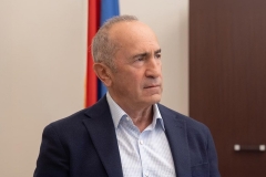 ԿԸՀ-ն քննում է Ռոբերտ Քոչարյանին անձեռնմխելիությունից զրկելու միջնորդությունը (ուղիղ)
