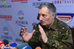 Դժվար պահերն անցել են, թշնամին օդային գերակայություն այլևս չունի, պետք է համբերենք ու սպասենք նոր հաջողությունների․ Արկադի Տեր-Թադևոսյան