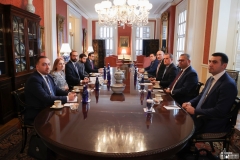 Վաշինգտոնում ընթանում է Հայաստանի ու Ադրբեջանի ԱԳ նախարարների պատվիրակությունների հանդիպումը