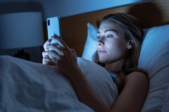 Բժիշկը զգուշացրել է կարճ տեսանյութերից հիմարանալու վտանգի մասին․ սմարթֆոնները հանգեցնում են դեմենցիայի և քաղցկեղի