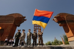 В Сардарапате почтили память героев исторической битвы 1918 года