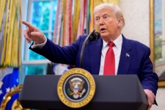 Իրանի պաշտոնյաների հետ հանդիպումները չեղարկել եմ, օգնությունը ճանապարհին է. Թրամփը դիմել է իրանցիներին