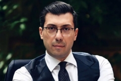 Այս շարժման վերջում անիծվшծ է լինելու նոր կաթողիկոսը, եթե իհարկե Փաշինյանին հաջողվի փոխել, և Սրբադասված է լինելու Գարեգինը 2-րդը կամ անիծվելnւ է, եթե ընդունի Նիկոլ Փաշինյանի «կրոնը»․ Միքայել Մինասյան