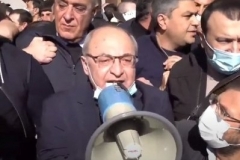 Ես կոչ եմ անում բանակին, ոստիկանությանն անհապաղ հայտարարությամբ միանալ մեր ժողովրդին