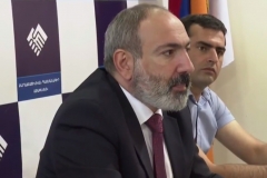 ՈՒՂԻՂ. ՔՊ–ի գրասենյակում Նիկոլ Փաշինյանը հանդիպում է համակիրների հետ