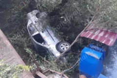 Սյունիքում բախվել են «ՈՒԱԶ»-ն ու «Opel»-ը. վերջինը կոտրել է կամրջի երկաթե ճաղավանդակներն ու հայտնվել գետում