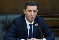 Գևորգ Պետրոսյանը ԲՀԿ խմբակցությունից դուրս է գալիս, բայց մանդատը վայր չի դնում