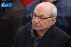 Կեղծ են լուրերը, թե իբր Վազգեն Մանուկյանը այս պահին այցելում է Սյունիք, իսկ սյունեցիները փակել են նրա ճանապարհը. նա Երևանում է