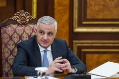 Մհեր Գրիգորյանն ԱԺ-ում Ադրբեջանի հետ աշխատանքային փաստաթուղթն է ներկայացնում (Ուղիղ)