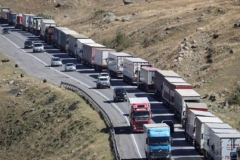 Ավելի քան 1,200 հայկական բեռնատար սպասում է Լարսն անցնելուն