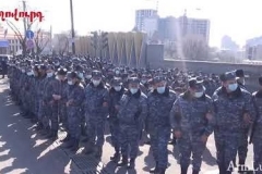 Ուժեղացված հսկողություն վարչապետի առանձնատան դիմաց. ընդդիմադիրները երթ արեցին