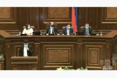 Նարեկ Ղահրամանյանը և Գոռ Երանյանը երդմամբ ստանձնեցին պատգամավորական մանդատները