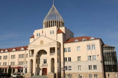 Դատապարտում ենք Ադրբեջանի կողմից իրականացվող արտաքին քաղաքական երկակի ստանդարտներն ու խոսքի և գործի անհամատեղելիությունը․ ԱՀ ԱԺ խմբակցություններ