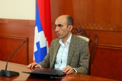 Արցախում ավտովթարի հետեւանքով ծանր վնասվածք ստացած երեխան ռուս խաղաղապահների ուղղաթիռով տեղափոխվել է Երեւան. Բեգլարյան