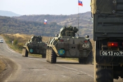 Ադրբեջանցի զինվորականները կանգնեցրել եւ հակառակ ուղղությամբ են շրջել ռուս խաղաղապահների շարասյունը